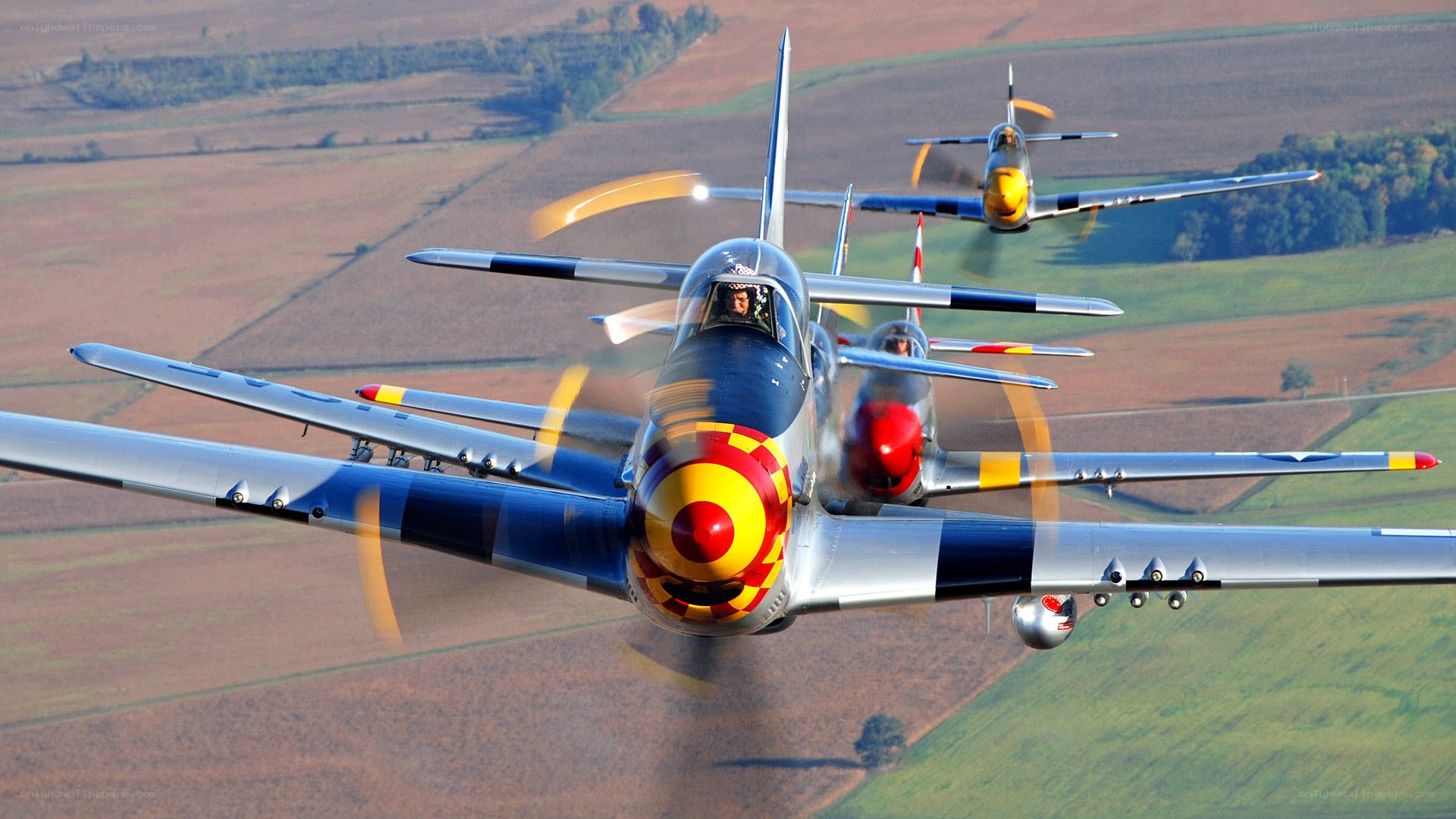 Three vintage warplanes in formation