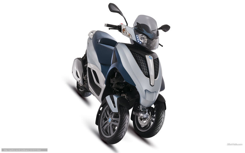 Three-wheeled Scooter — Silver, Neutral, Photograph
