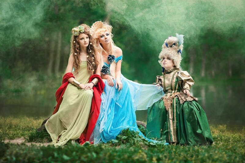 Three Women in Costumes — Green, Dramatic, Photograph