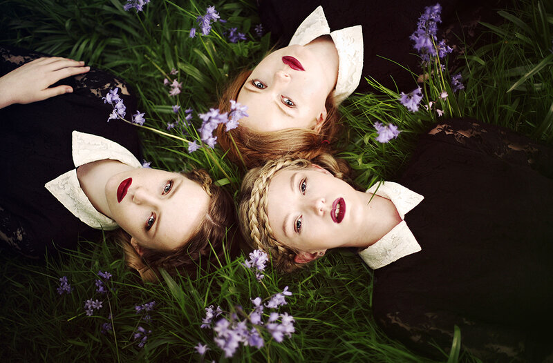 Three Women in Grass — Green