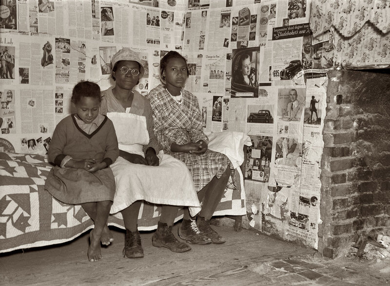 Three Women on a Bed — Black