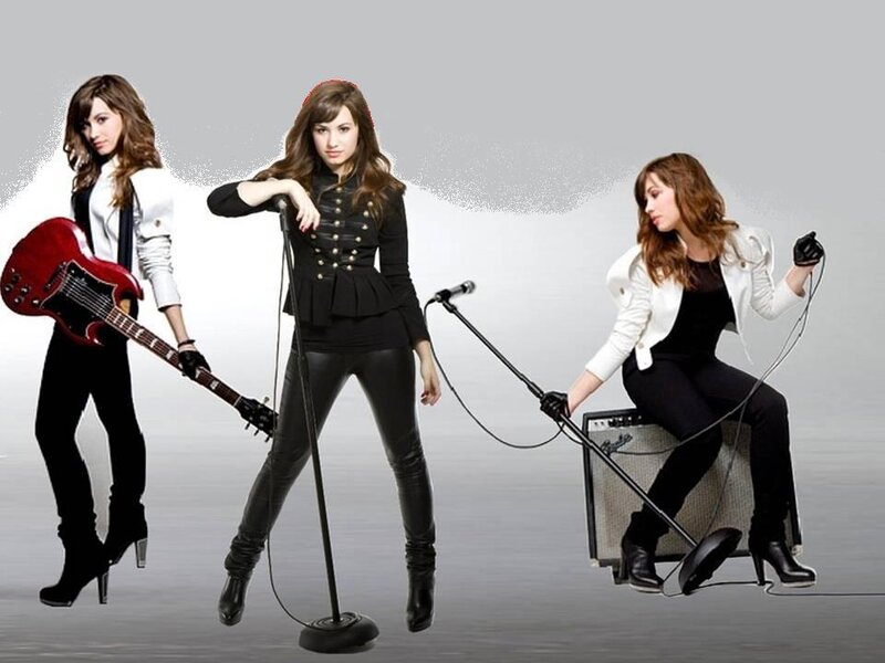 Three Women with Musical Instruments — Black