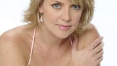Actress amanda tapping