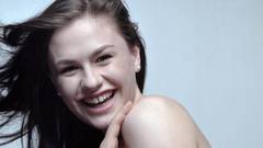 Actress anna paquin teeth