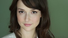 Actress bangs Milana Vayntrub