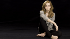 Actress barefoot woman emma