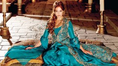 Actress brunettes models turkish Meryem Sahra Uzerli