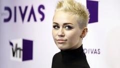 Actress miley cyrus singers short hair