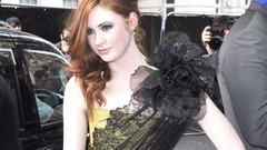 Actress redheads karen gillan pale skin