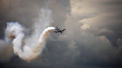 Aircraft air skies contrails