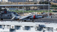 Aircraft AV-8B Harrier carriers