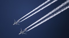 Aircraft contrails
