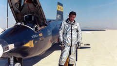 Aircraft deserts pilot NASA