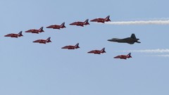 Aircraft military contrails F-22 Raptor