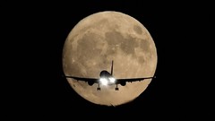 Aircraft moon