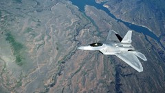 Aircraft War F-22 Raptor