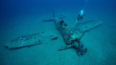 Aircraft wrecks underwater