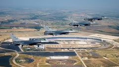 Aircrafts f-16 falcon bird