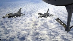 Aircrafts f-16 falcon bird