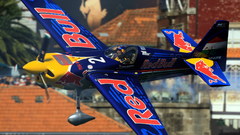 Aircrafts red Bull air