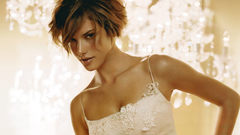 Alessandra ambrosio short hair