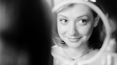 Alyson Hannigan mirrors grayscale