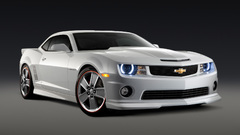 Angle front Chevrolet Camaro 2009 chroma