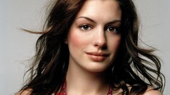 Anne hathaway woman