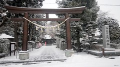 Arch temple Japan snow