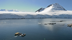 Arctic hills Boats polar