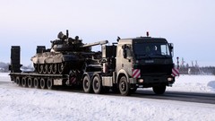 Army bazooka tanks machine gun Russians US Marines Corps US Army