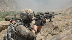 Army soldiers scope flashlight machine gun 5.56x45mm NATO M249 