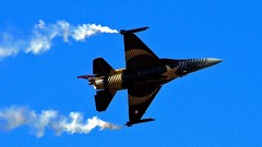 Army Turkey f-16 fighting falcon contrails Turkish Armed Forces 