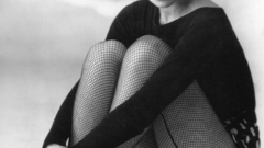 Audrey Hepburn grayscale