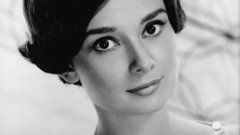 Audrey Hepburn grayscale