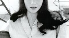 Audrey Hepburn grayscale