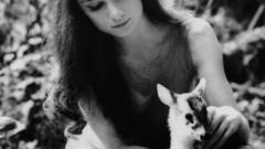 Audrey Hepburn grayscale