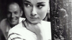 Audrey Hepburn grayscale