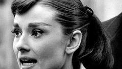 Audrey Hepburn grayscale