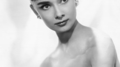 Audrey Hepburn grayscale monochrome