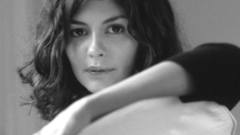 Audrey Tautou monochrome greyscale