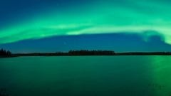 Aurora borealis lakes