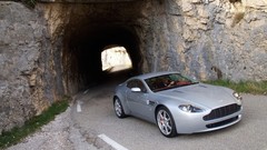 Auto cars Aston Martin Vantage