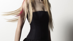 Avril Lavigne black dress