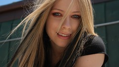 Avril Lavigne blondes