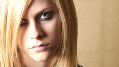 Avril Lavigne blondes