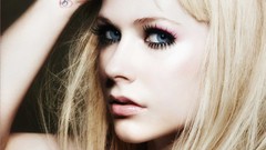 Avril Lavigne blue eyes