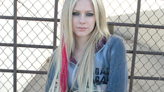 Avril Lavigne Chain Link