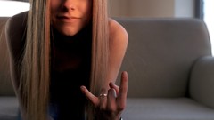 Avril Lavigne couch singers