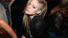 Avril Lavigne hairstyle blondes singers